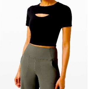 Get center Lululemon top